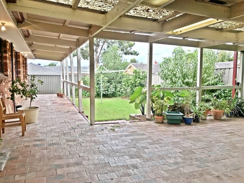 11 Glen Davis Avenue, Bossley Park NSW 2176