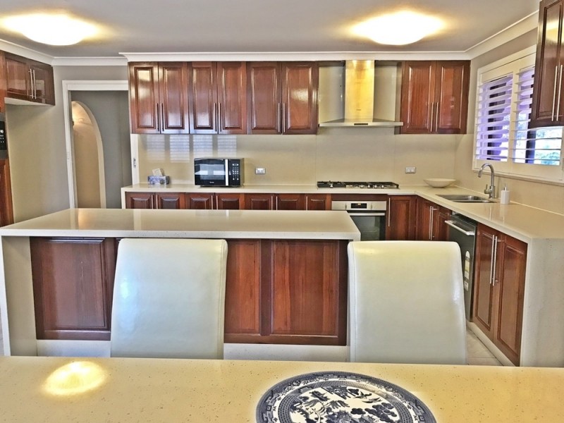 11 Glen Davis Avenue, Bossley Park NSW 2176