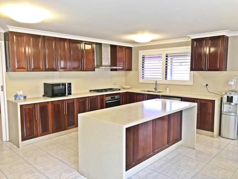 11 Glen Davis Avenue, Bossley Park NSW 2176