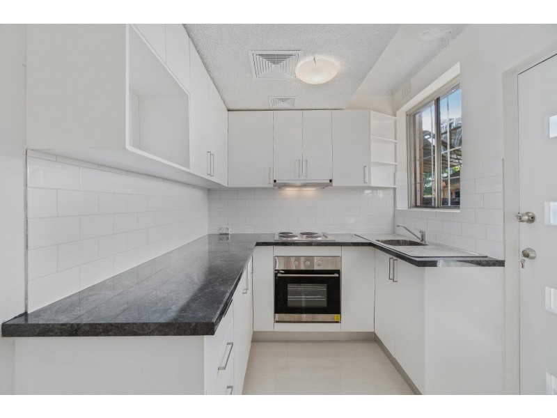 2/90 Longfield Street, Cabramatta NSW 2166