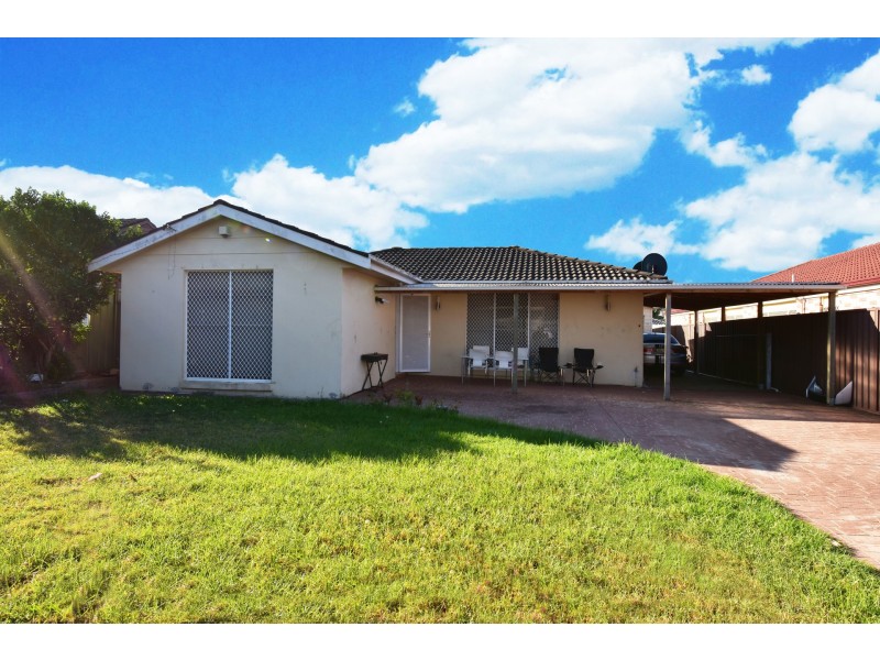 13 Rickard Road, Bossley Park NSW 2176