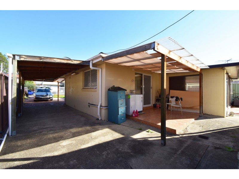 13 Rickard Road, Bossley Park NSW 2176