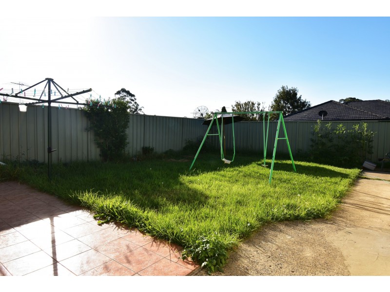 13 Rickard Road, Bossley Park NSW 2176