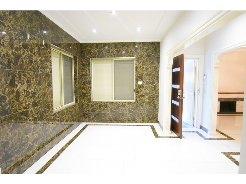 106 King Road, Fairfield West NSW 2165