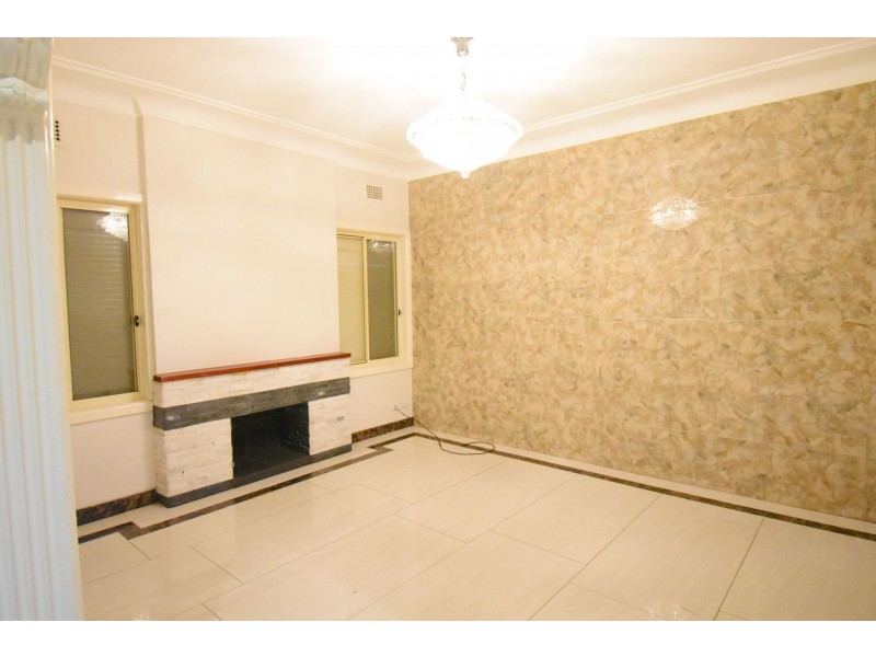 106 King Road, Fairfield West NSW 2165