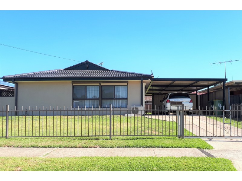 4 Ashgrove Street, St Johns Park NSW 2176