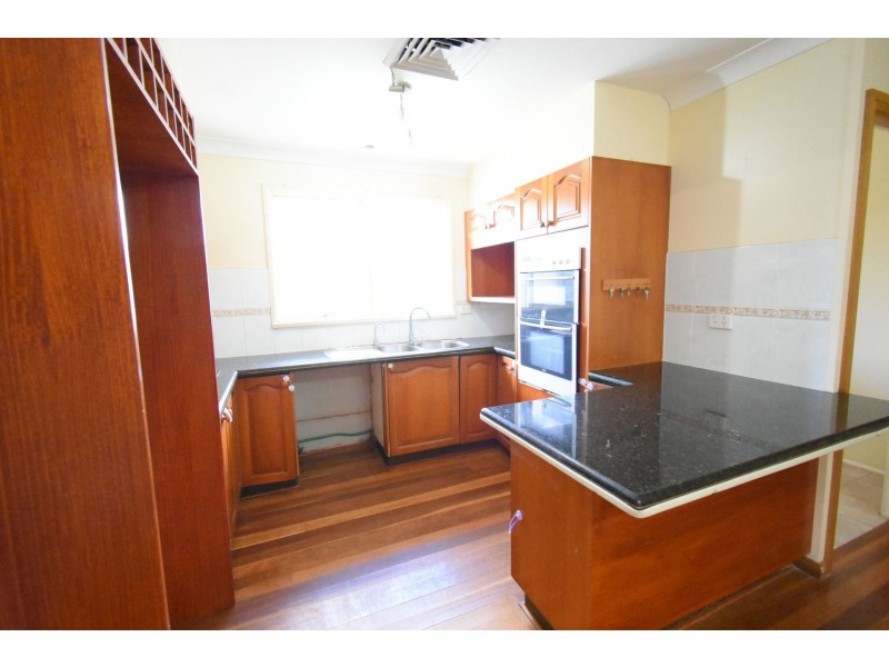 1 The Knoll, Lansvale NSW 2166