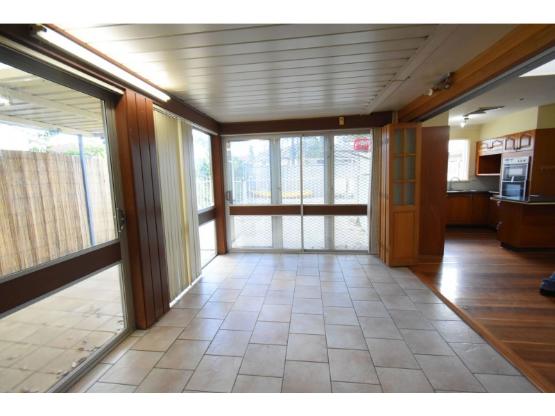 1 The Knoll, Lansvale NSW 2166