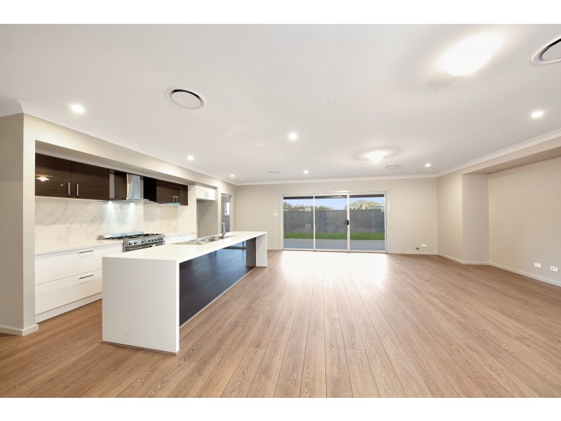 72 Skaife Street, Oran Park NSW 2570