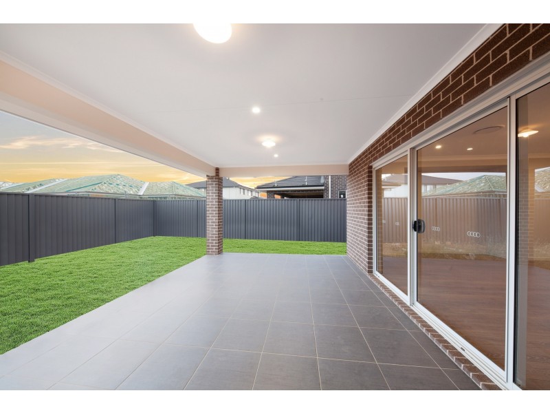 72 Skaife Street, Oran Park NSW 2570
