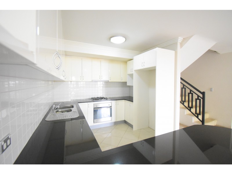 31/9-11 Bathurst Street, Liverpool NSW 2170