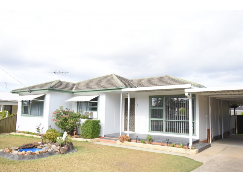 5 Beale Crescent, Fairfield West NSW 2165