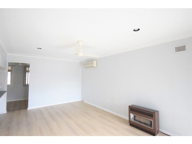 5 Beale Crescent, Fairfield West NSW 2165