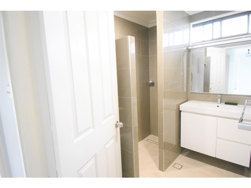 5 Beale Crescent, Fairfield West NSW 2165