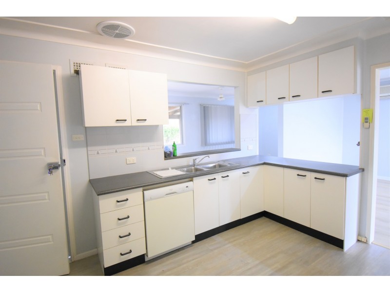 5 Beale Crescent, Fairfield West NSW 2165