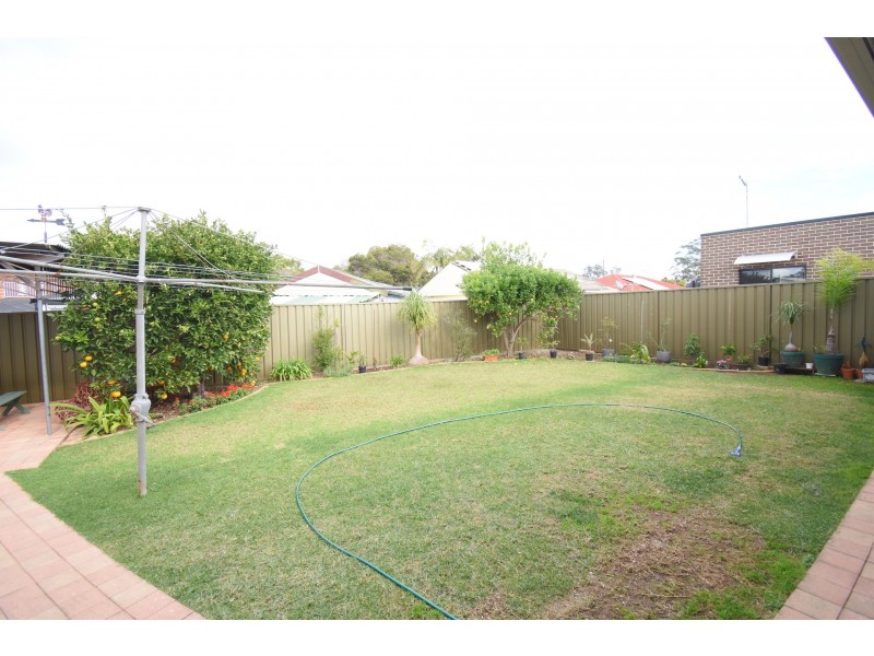 5 Beale Crescent, Fairfield West NSW 2165