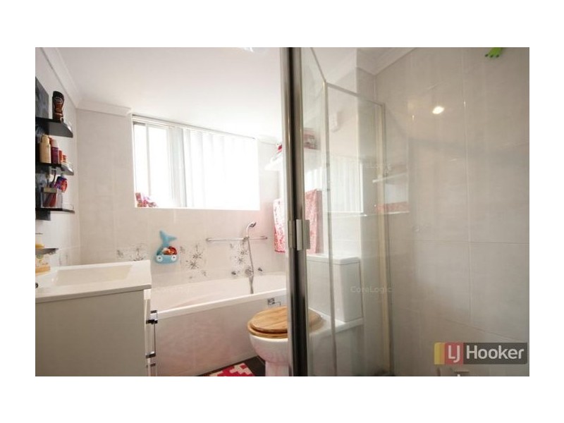 8/118 Longfield Street, Cabramatta NSW 2166