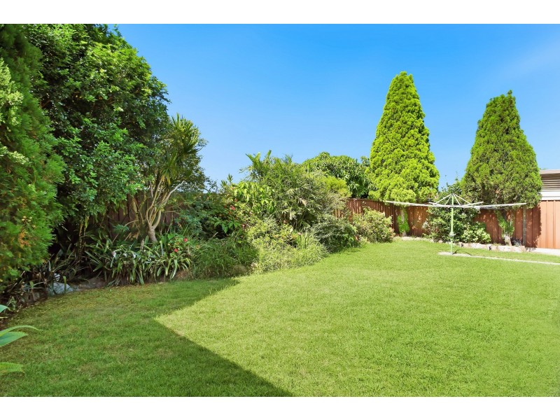 8 St Kilda Street, St Johns Park NSW 2176