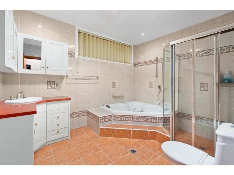 32 Lookout Drive, Mount Pritchard NSW 2170