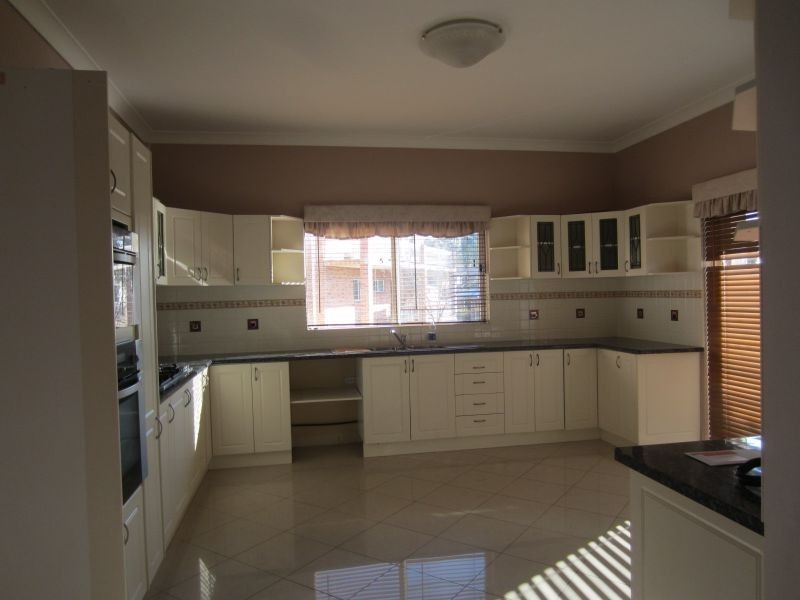 Edensor Park NSW 2176