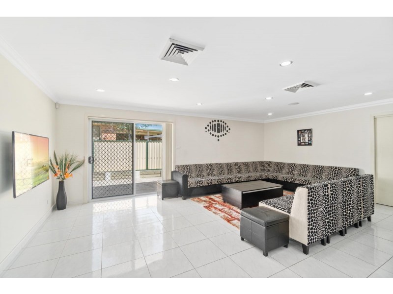 5 Mammone Close, Edensor Park NSW 2176