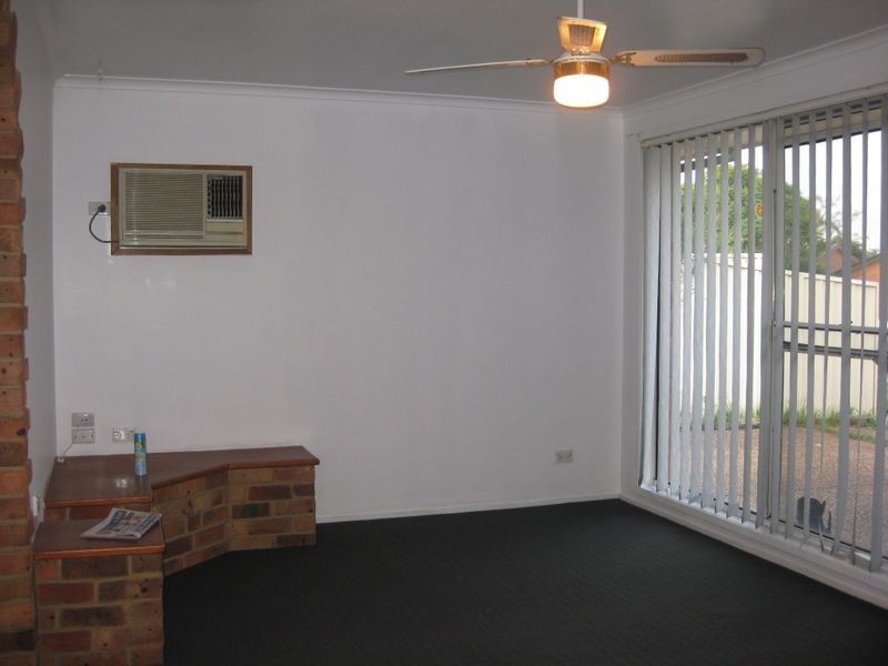 Edensor Park NSW 2176