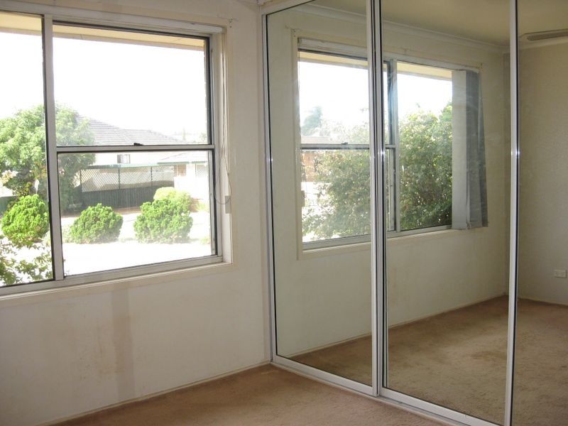 Edensor Park NSW 2176