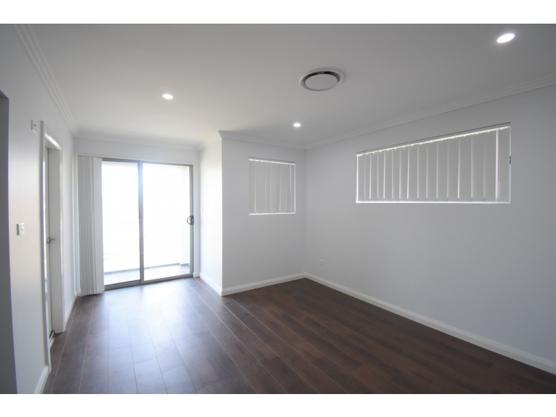 10a Rosina Street, Fairfield West NSW 2165