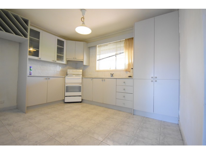 98 Sweethaven Road, Bossley Park NSW 2176