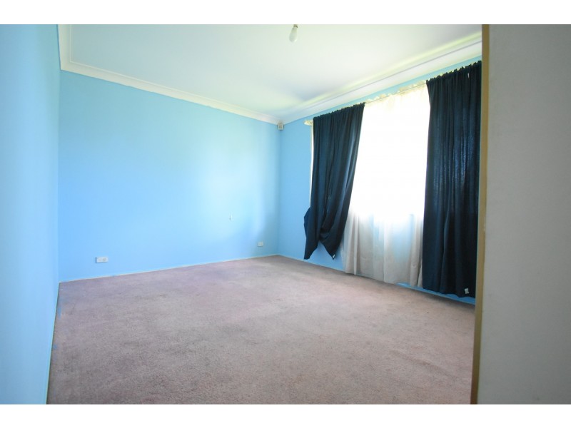 98 Sweethaven Road, Bossley Park NSW 2176