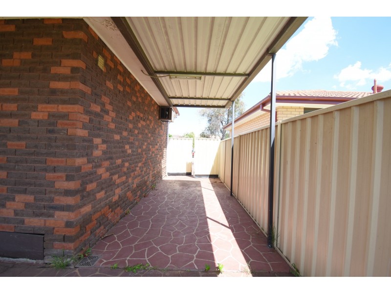 98 Sweethaven Road, Bossley Park NSW 2176