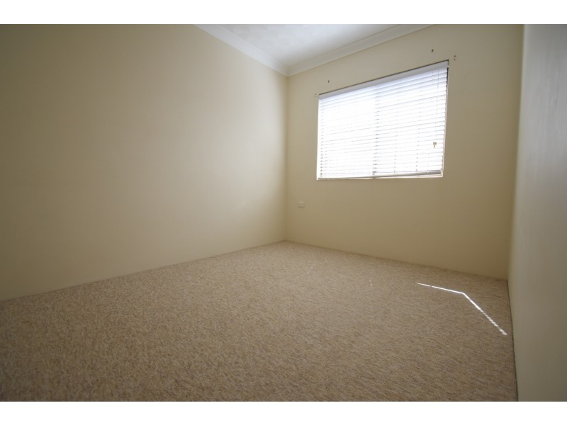 8 Hainsworth Street, Westmead NSW 2145