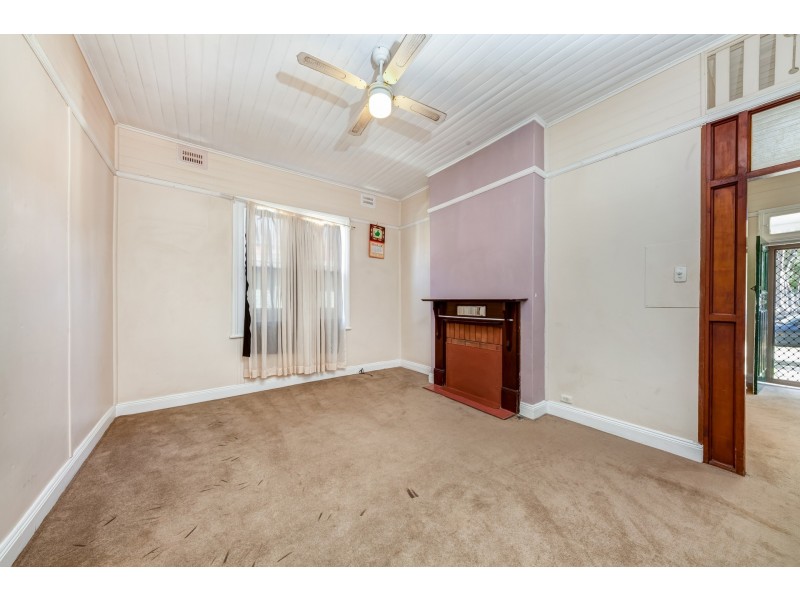 12 Byron Road, Guildford NSW 2161