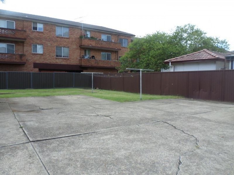 12/64 Broomfield Street, Cabramatta NSW 2166