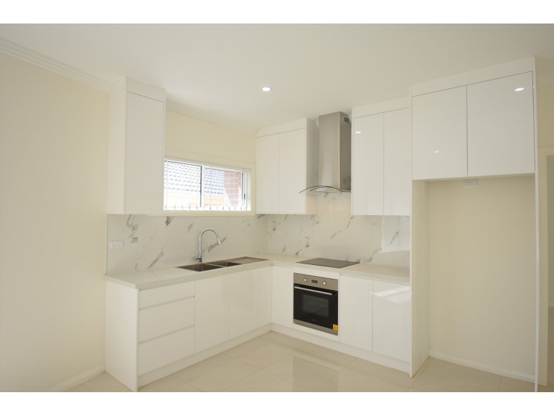 1a St Helens Close, West Hoxton NSW 2171