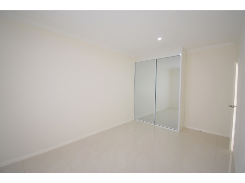 1a St Helens Close, West Hoxton NSW 2171