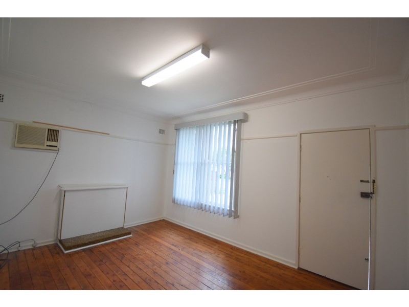 9 Woods Avenue, Cabramatta NSW 2166