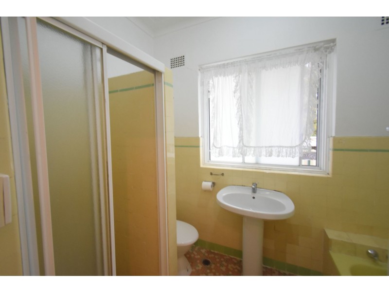 16 Aladore Avenue, Cabramatta NSW 2166