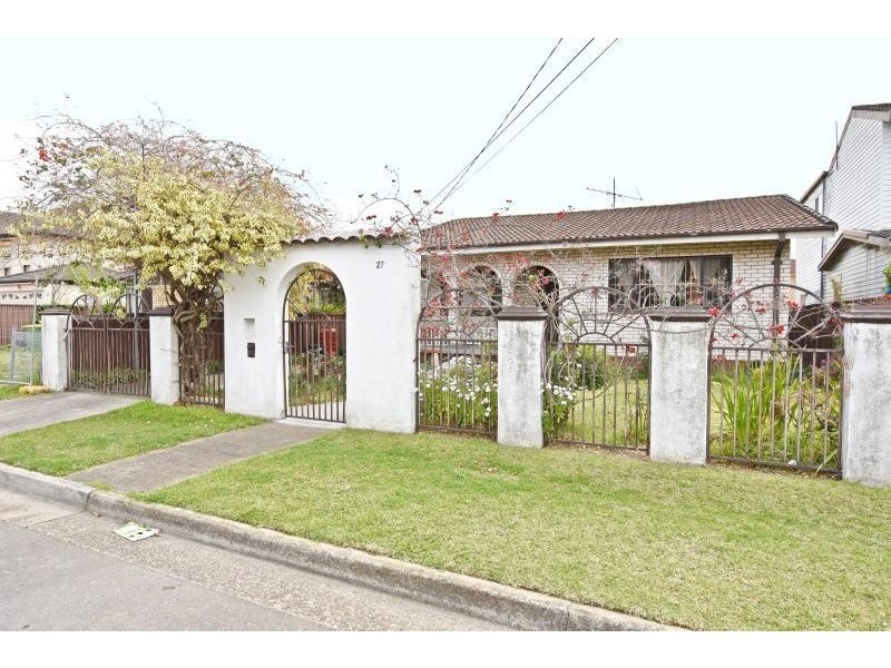27 Torrens Street, Canley Heights NSW 2166