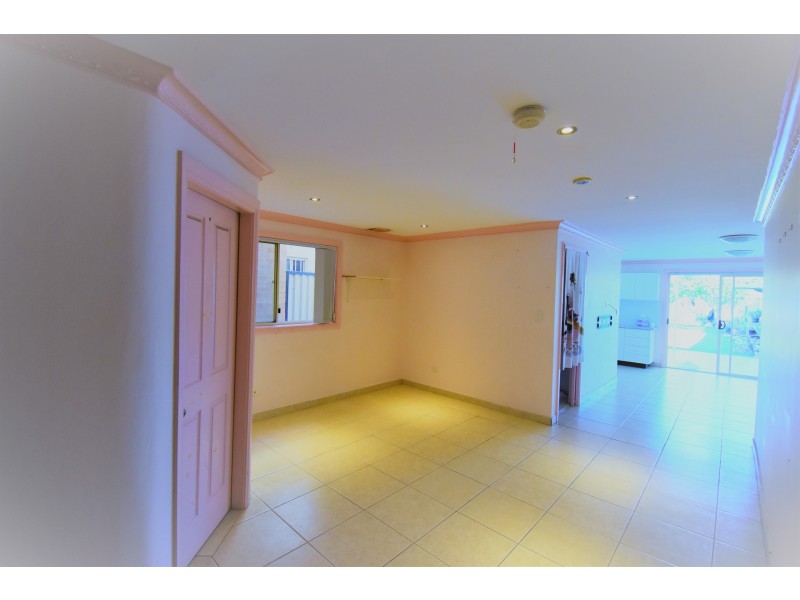 2/24 Wyong Street, Canley Heights NSW 2166