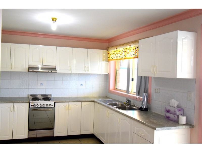 2/24 Wyong Street, Canley Heights NSW 2166