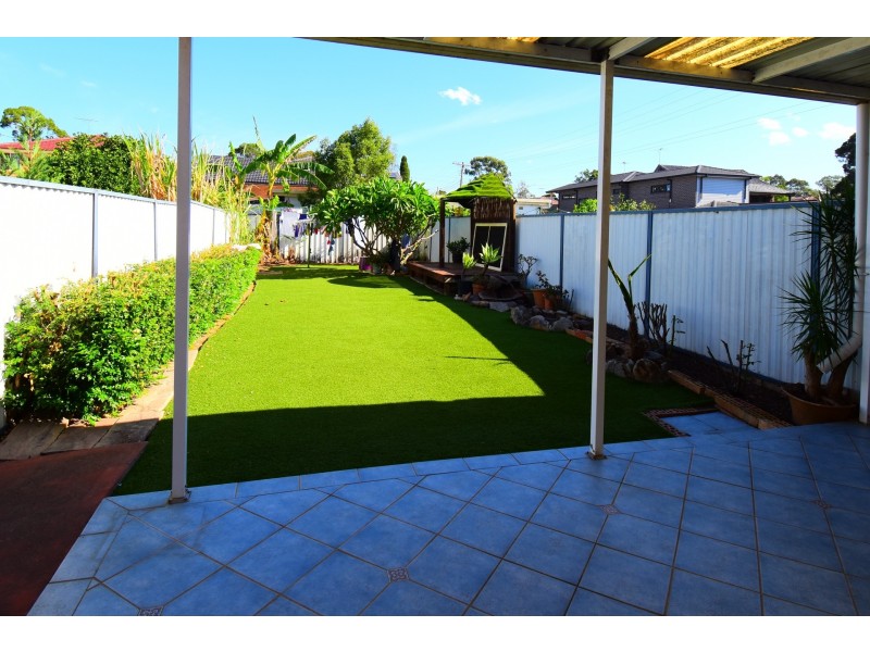 2/24 Wyong Street, Canley Heights NSW 2166