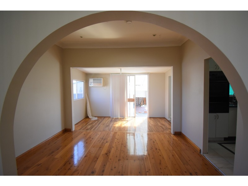 211 St Johns Road, Canley Heights NSW 2166