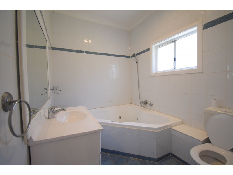 211 St Johns Road, Canley Heights NSW 2166
