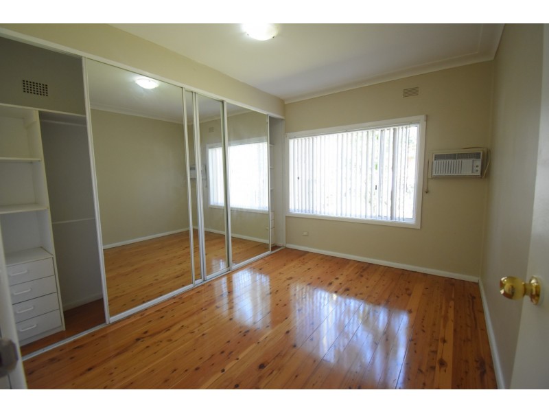 211 St Johns Road, Canley Heights NSW 2166