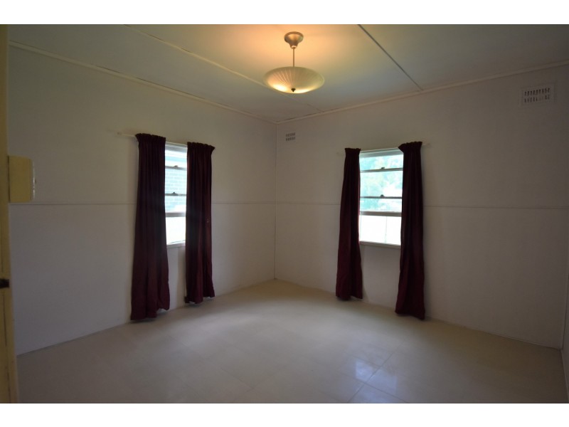 25 The Grove, Fairfield NSW 2165