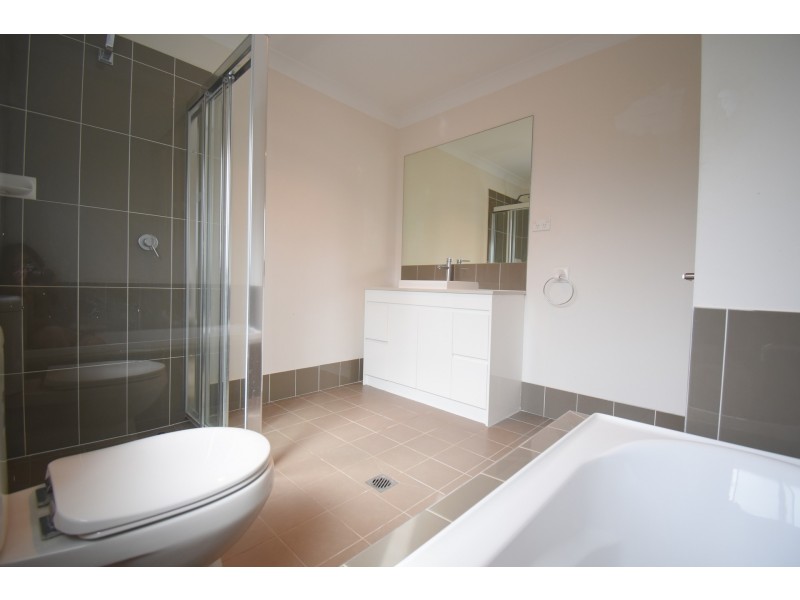 4 Boyd Street, Eagle Vale NSW 2558