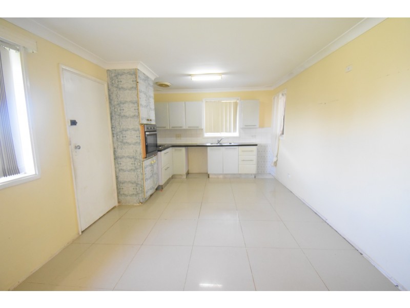 56 Firth Avenue, Green Valley NSW 2168