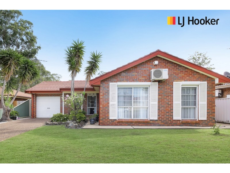 135 Sweethaven Road, Bossley Park NSW 2176
