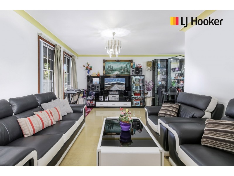 135 Sweethaven Road, Bossley Park NSW 2176